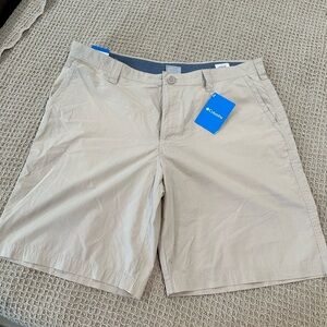 Columbia Tan Flat Front Shorts Lightweight Casual 38 10L
